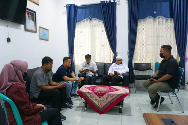 Pengurus JCI West Sumatera saat audiensi dengan Kadis Kominfo Ampera Salim, Rabu (13/4/2022) di ruang kerjanya.