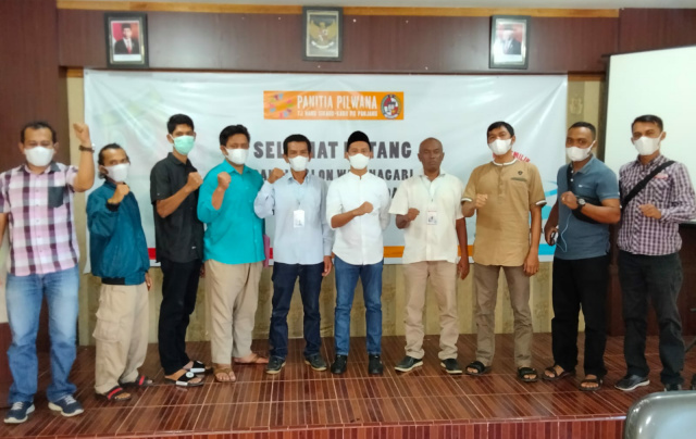Aria Gusman usai penyerahan berkas pencalonan