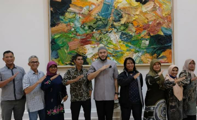 Wako Fadly poto bareng Ormas Kota Padang Panjang usai silaturrahmi.