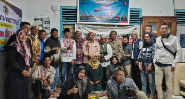Foto bersama usai buka buka puasa anggota PWI Bukittinggi Sabtu (23/04/2922)