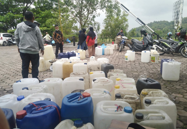 Pemerintah Kabupaten Limapuluh Kota, melalui Dinas Perdagangan, Koperasi dan UKM (Disdagkopukm) setempat bekerjasama dengan PT. Perusahaan Perdagangan Indonesia (PT. PPI) menyalurkan minyak goreng curah bersubsidi kepada pelaku Usaha Kecil Menengah (UKM)