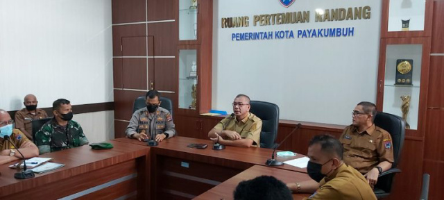 Wali Kota Payakumbuh Riza Falepi pimpin rapat koordinasi
