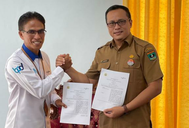 Pimpinan Bank Nagari Tasman bersama Dir RSAM Drg.Busril