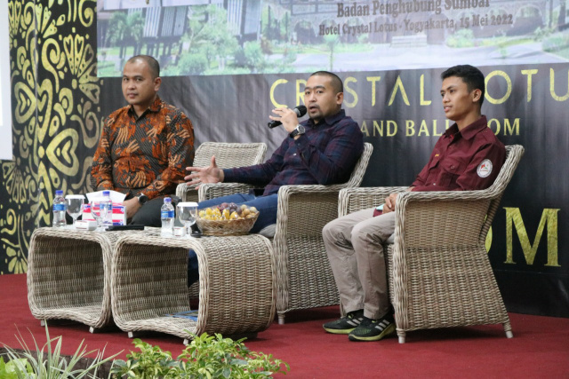 Wagub Sumbar Audy Joinaldy hadir selaku keynote speaker dalam acara yang bertema “Membangun Karakter Enterprenurship Generasi Milienal” di Aula pertemuan Hotel Crystal Lotus Yogyakarta