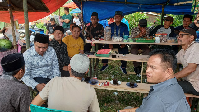 Anggota DPRD Sumbar, Donizar dan Suharjono serta Anggota DPRD Pasaman, Welly Suhery hadiri acara Bimba di Koto Tangah