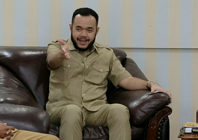 Wali Kota Padang Panjang, Fadly Amran.