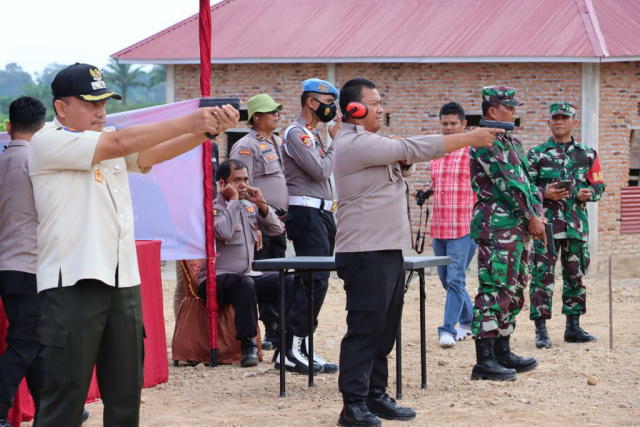 Suasana saat latihan menembak berlangsung