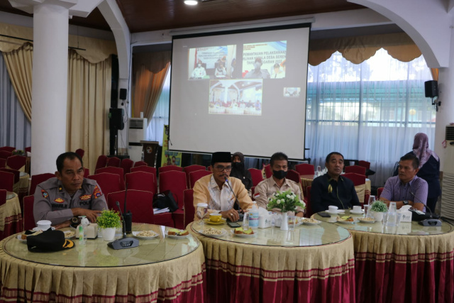 Bupati Safaruddin saat berdialog dengan Direktur Jenderal Bina Pemerintahan Desa Kemendagri Yusharto Huntoyungo secara virtual