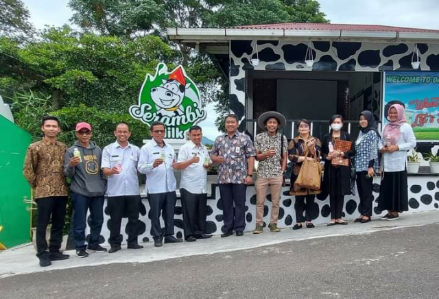 Rombongan Kemenko Perekonomian saat berkunjung ke Padang Panjang.