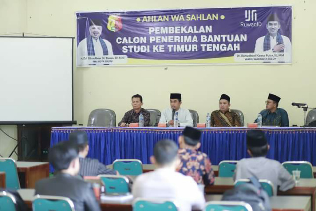 Wakil Wali Kota Solok Ramadhani Kirana Putra dihadapan peserta.