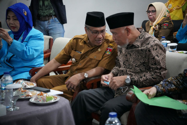 Gubernur Sumbar Mahyeldi bersama Wawako Bukittinggi Marfendi