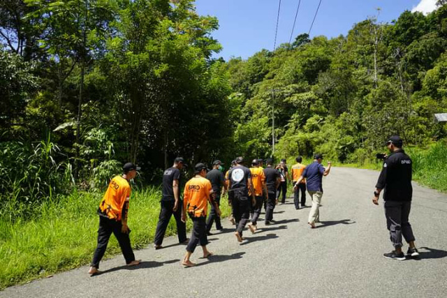 Anggota Pusdalop BPBD Kesbang Pol saat jalani latihan.