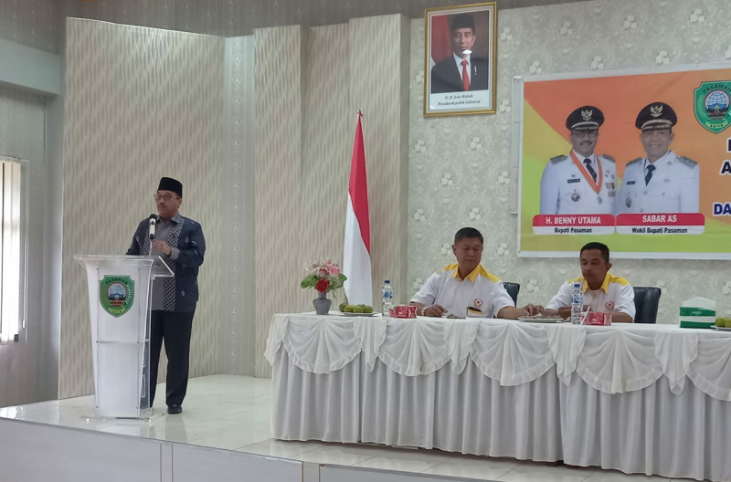 Bupati Pasaman, Benny Utama saat buka Rakor KONI Pasaman