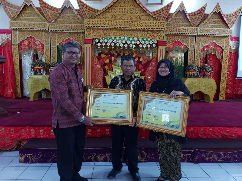 Sekda Bukittinggi terima penghargaan 2 Penghargaan BKN Award 2022