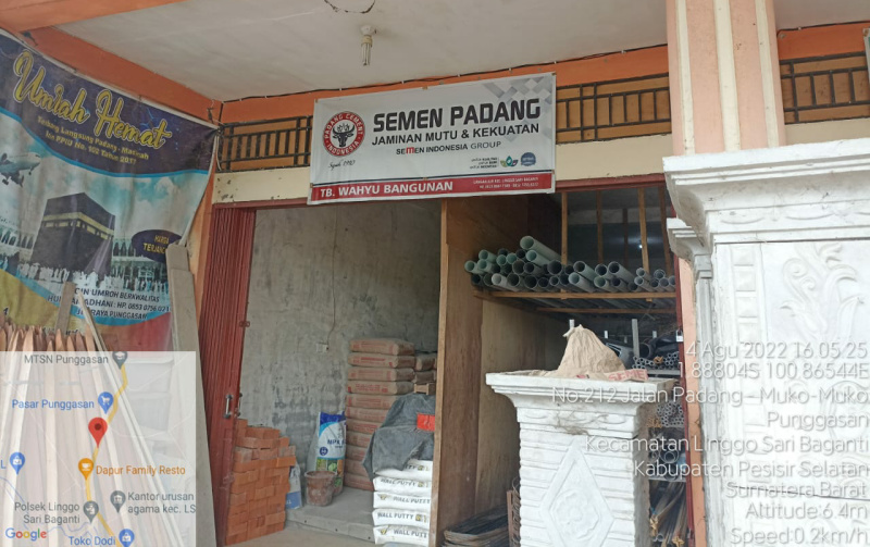 Salah satu toko bangunan yang merupakan konsumen dari PT Zetka Niagatama yang merupakan distributor Semen Padang