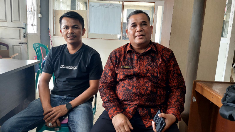 Dasril (kanan) dan Suardi