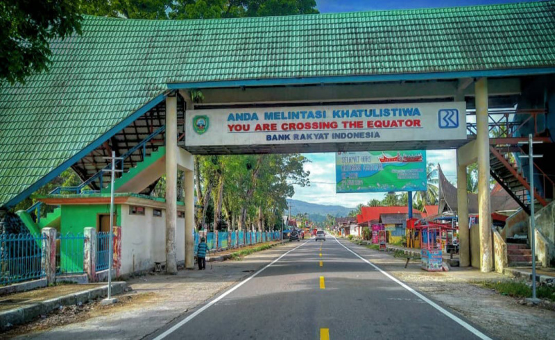 Foto: Garis Equator di Bonjol, Pasaman