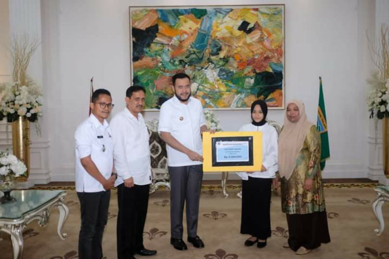 Wako Fadly Amran serahkan CSR Bank Nagari.