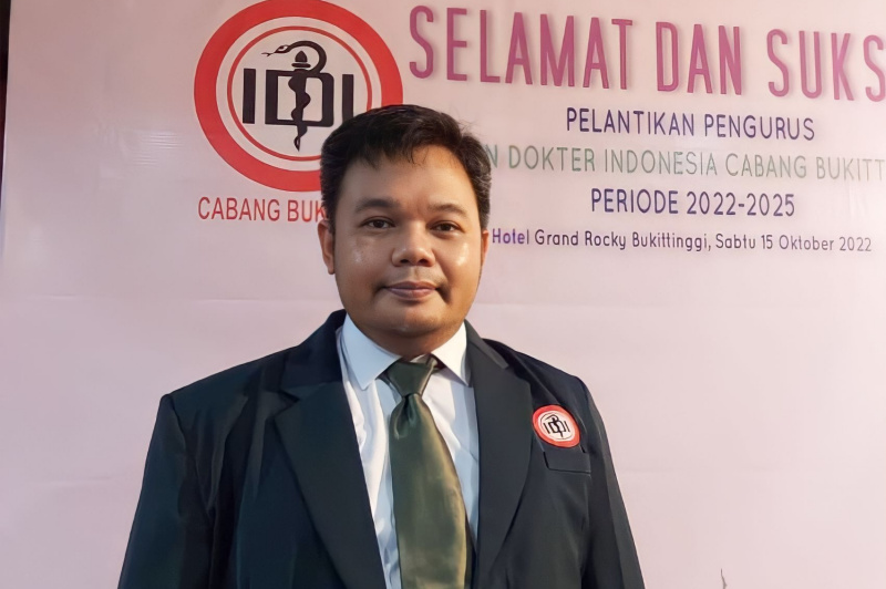 Foto dr. Romi Yusardi Kembali terpilih Ketua IDI Bukittinggi periode 2022-2025