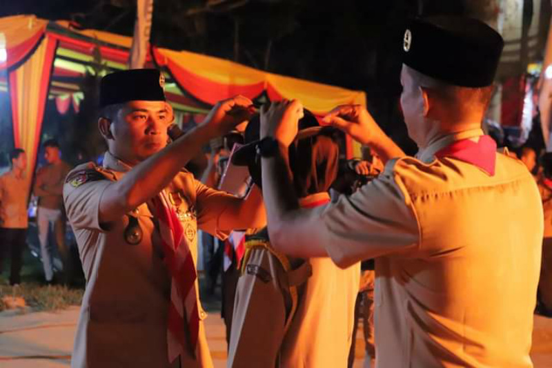 Pelepasan pita tanda peserta