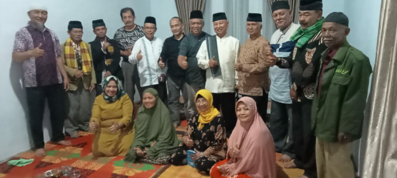 Tim SAKO berfoto bersama di Nagari Suayan, Kab 50 Koto (21-22/10)