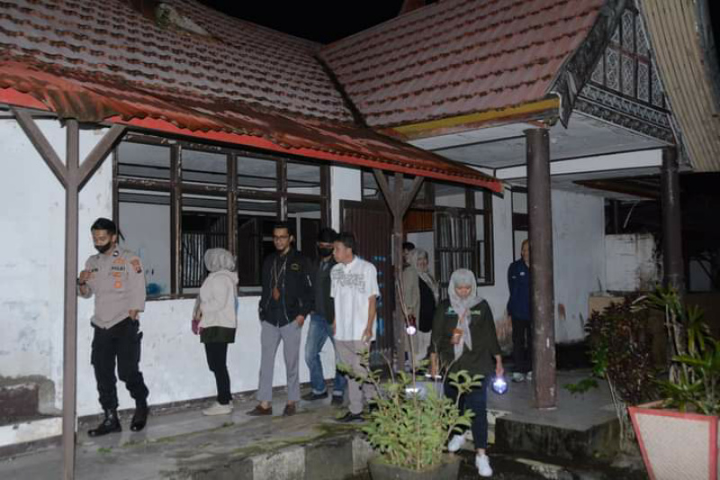 Tim Regsosek Night cari Tunawisma dan ODGJ tengah malam.
