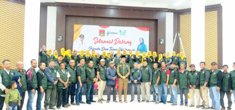 Wako Erman Safar bersama pengurus Gaspab 51 Bukittinggi.