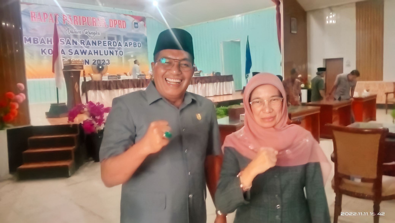 Wakil Ketua DPRD Kota Sawahlunto H. Jaswandi SE dan Sekda Kota Sawahlunto DR. dr. Ambun Kadri, M.KM