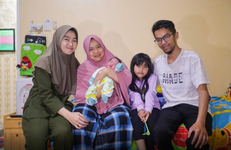 Foto bayi yang lahir disaat Hari Pahlawan tahun 2022 di Kota Bukittinggi