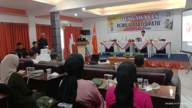 Bawaslu Kota Sawahlunto Gelar Sosialisasi Pengawasan Partisipatif Pemilu 2024 di Hotel Cahaya Talawi, Kamis (17/11)