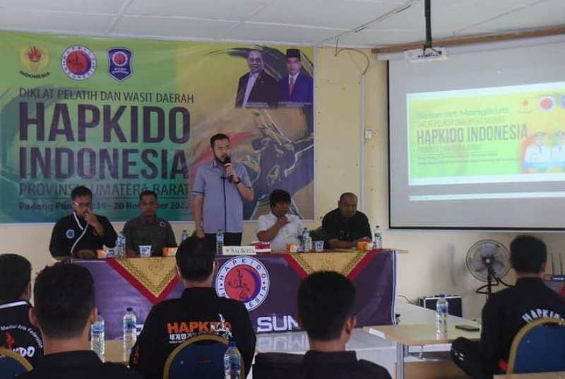 Wako Fadly saat berikan kata sambutan.