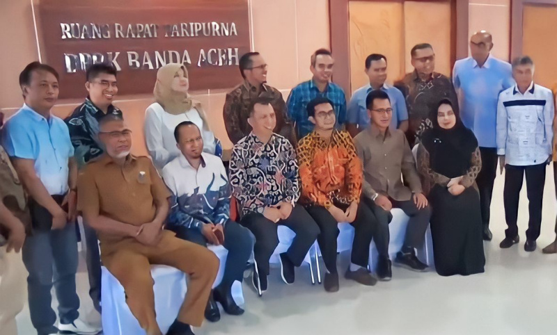 Foto Komisi I dan II DPRD Bukittinggi kunker ke Sumur dan Aceh