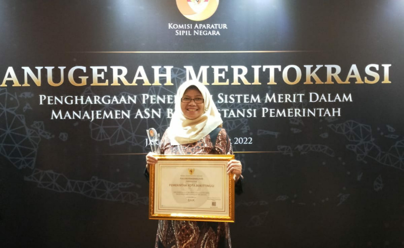 Foto penghargaan untuk Wali Kota Bukittinggi kembali untuk ketiga kalinya Terima Anugerah Meritokrasi 2022