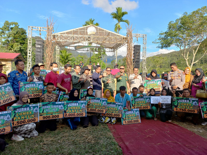 Penutupan Festival oleh Wakil Gubernur Sumbar Audy Joinaldy