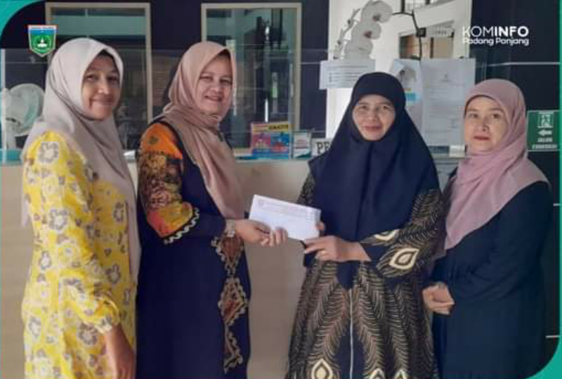 Penyerahan bantuan untuk anak Stunting.