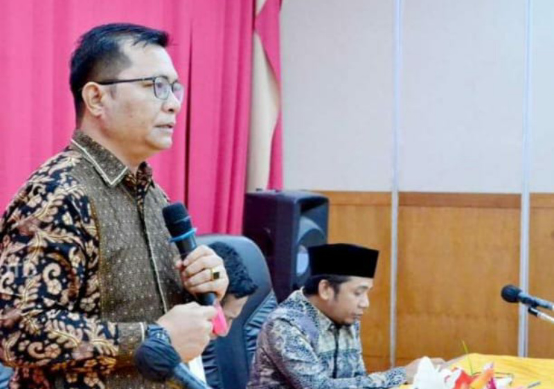 Ketua Bawaslu Padang Pariaman, Anton Ishaq saat memberikan sambutan pada penutupan Bimtek Pengawasan Pemilu.(ist)