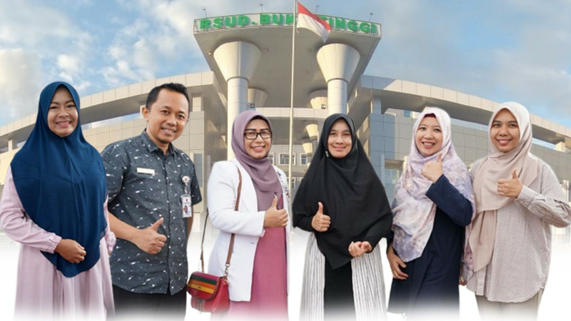 Foto 5 orang Nakes RSUD  Bukittinggi berprestasi