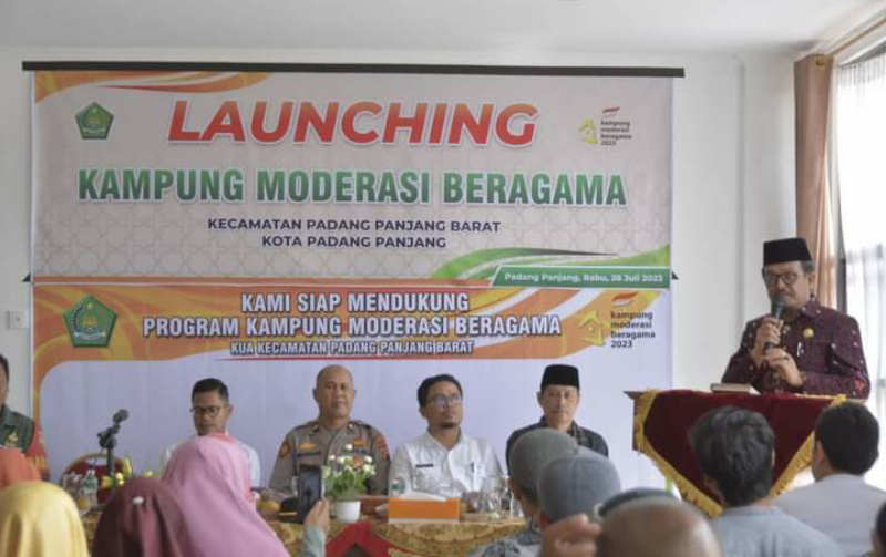 Kepala Kantor Kemenag, Drs. H Alizar Chan, saat beri sambutan di peluncuran KMB di Kota Padang Panjang, Rabu (26/7/2023).