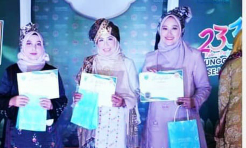 Para pemenang di ajang Peragaan Busana produk UMKM di Pesta Rakyat HJK Padang Panjang ke. 233, Sabtu (2/12/2023) kemaren.