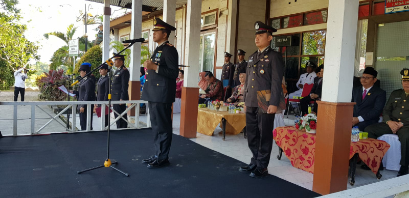 Kapolres Kep.Mentawai AKBP Rory Ratno pimpin upacara Hari Bhayangkara ke-79 Tahun 2025 yang di gelar di Halaman Kantor Bupati Mentawai