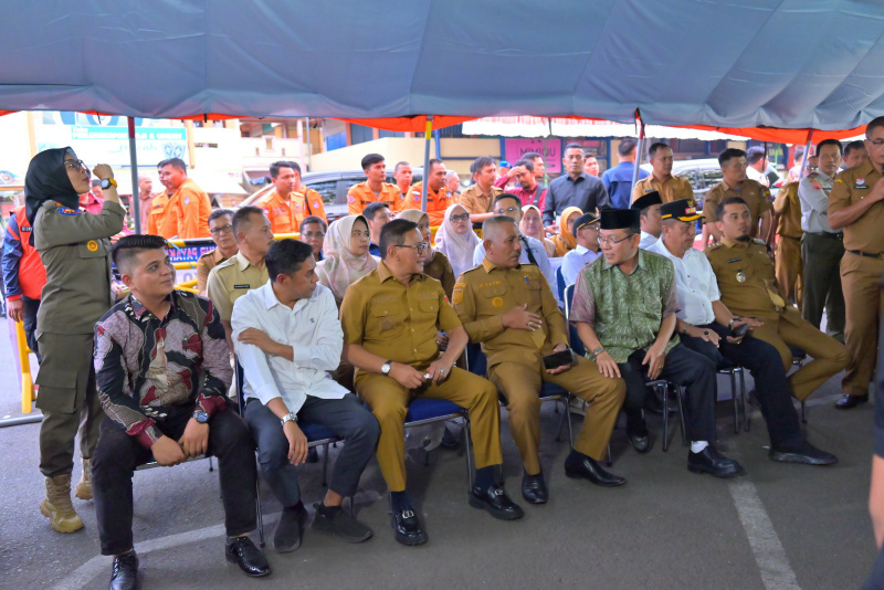 Pemko Terima Uang Tunai Rp160 Juta Untuk Penanganan Musibah Kebakaran Pasar Payakumbuh
