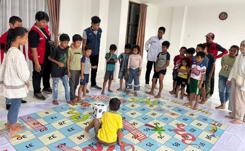 Suasana kegiatan trauma hiling digelar PMI Padang Panjang untuk anak anak terdampak bencana.