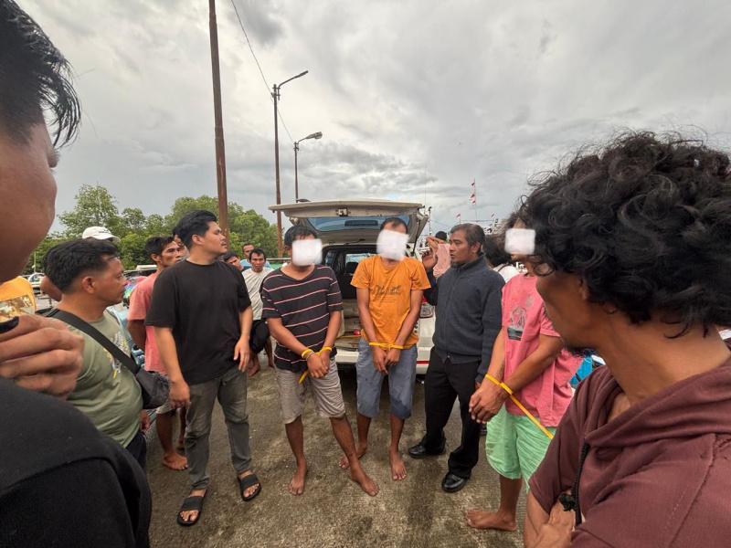 Para tersangka yang diamankan satuan Reskrim Narkoba Polres Kepulauan Mentawai 