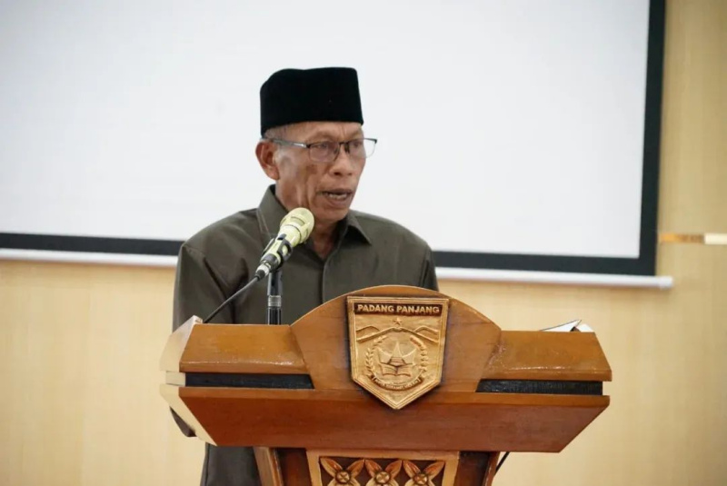 Jubir fraksi PBB_ PKS DPRD Kota Padang Panjang, Drs. Aditiawarman.