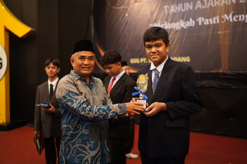 Devin Mirza Arkana  Nilai Sempurna (100) Mapel B Inggris