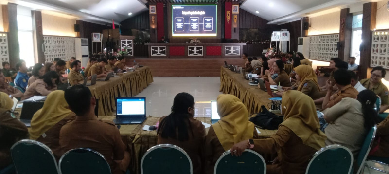 Bimtek Sehari Penyusunan Penyampaian Data Informasi Publik Dinas Kominfo Bekerja sama dengan KI Sumatera Barat di Gedung Bappeda Mentawai