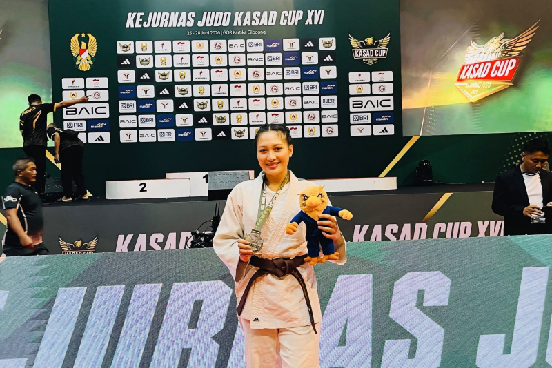 Putri asli Mentawai Briptu Odellia Sikaraja Juara 2 Kejuaraan Judo KASAD Cup di Jakarta.
