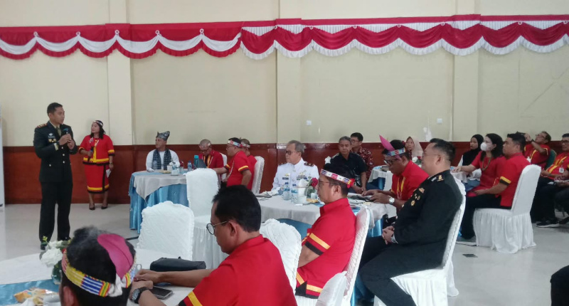Dandim 0319 Mentawai Letkol Bagus Budi Hartarto sedang Paparan Rencana Kegiatan TMMD Ke 130 Mentawai Tahun anggaran 2026
