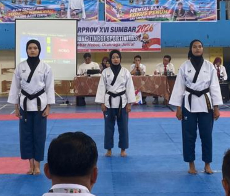 Peraih Medali pertama Medali Perunggu dipersembahkan oleh Atlet Taekwondo Putri Campuran Pomsae Putri  :  Putri Alifiani, Nopitri Hasna Illahi dan Dewi Vera Mahardika