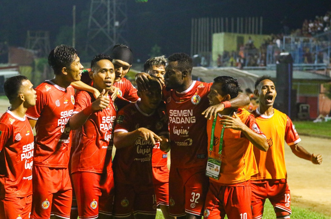 Pemain SPFC selebrasi usai cetak gol ke gawang SADA Sumut (Foto: Semen PadangFC)